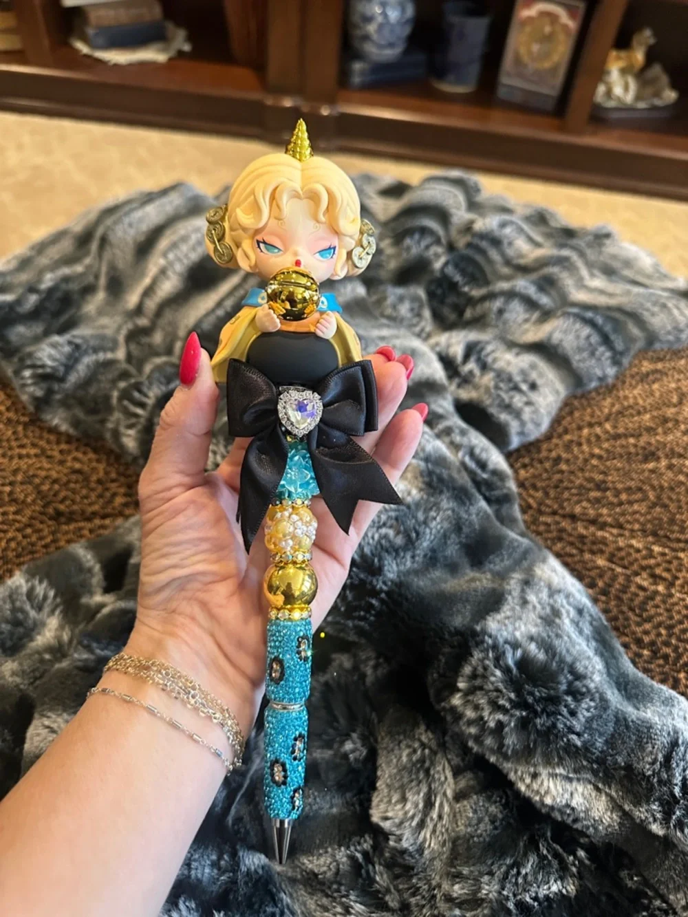 Gorgeous Hand Crafted Pen with an Authentic  DoDo Sugar Nami as the Focal